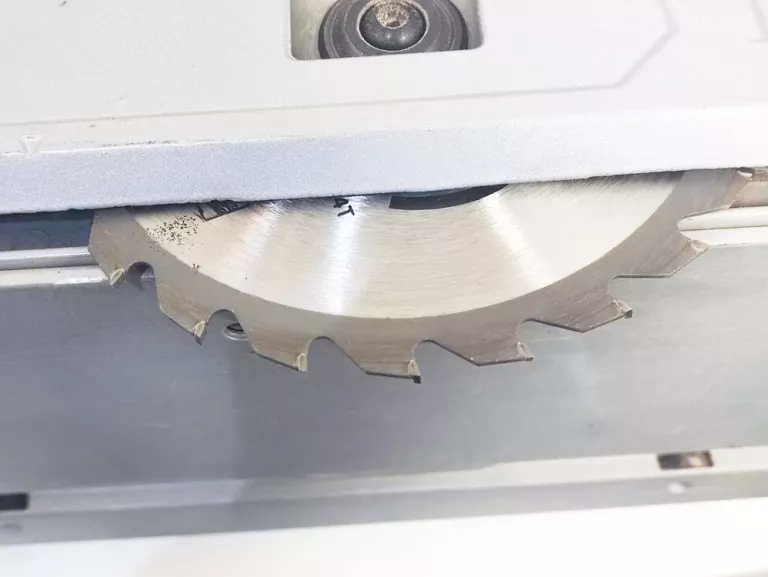 zaglebiarka-meec-tools-1200w-predkosc-obrotowa-520000