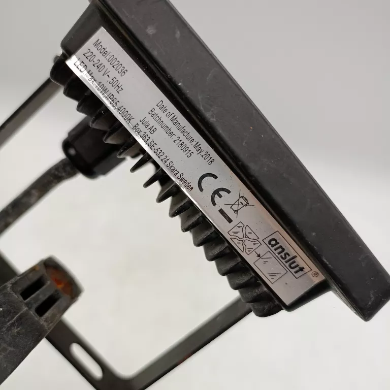 halogen-z-raczka-reflektor-led-10w-ip65-4000k-anslut-jasnosc-850