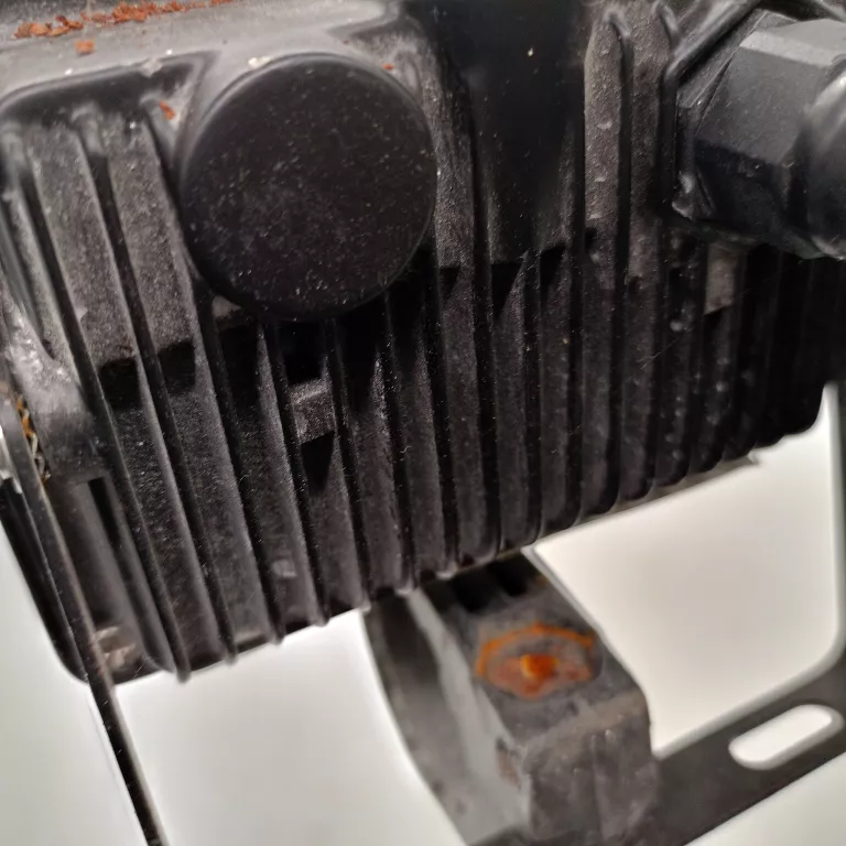 halogen-z-raczka-reflektor-led-10w-ip65-4000k-anslut-temperatura-barwowa-4000