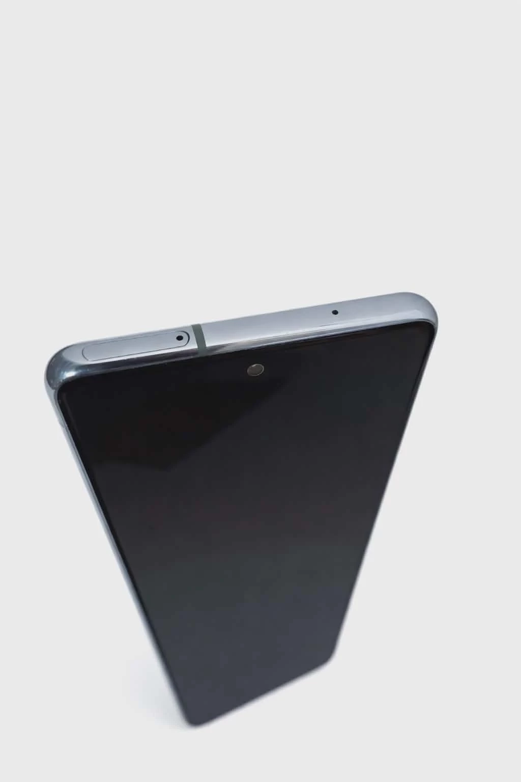 telefon-samsung-galaxy-s-20-fe-128-gb-etui-pekniecie-na-szybce-aparatu-wbudowana-pamiec-202869-214189