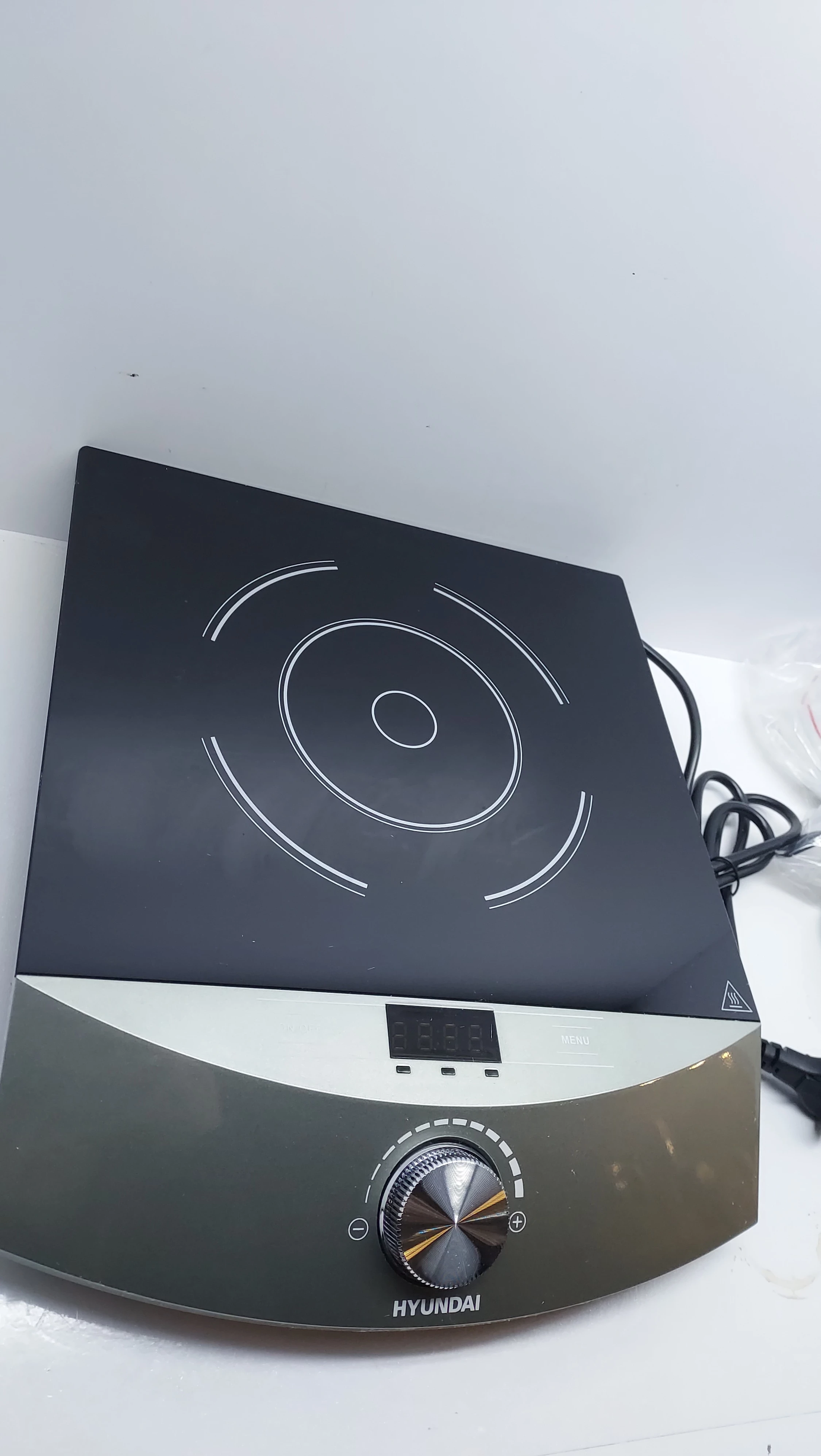 kuchnia-indukcyjna-hyundai-1800w-stan-11323-2