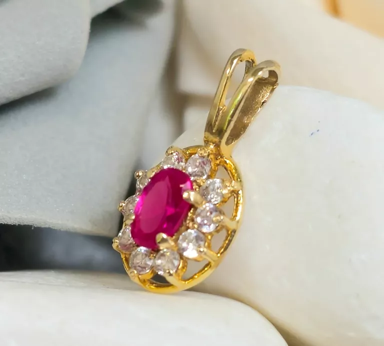 sliczna-zlota-zawieszka-biale-i-rubinowa-cyrkonia-p585-120g-2-cm-dl-grunwaldzka-18-adex-bud-zabkowice-slaskie