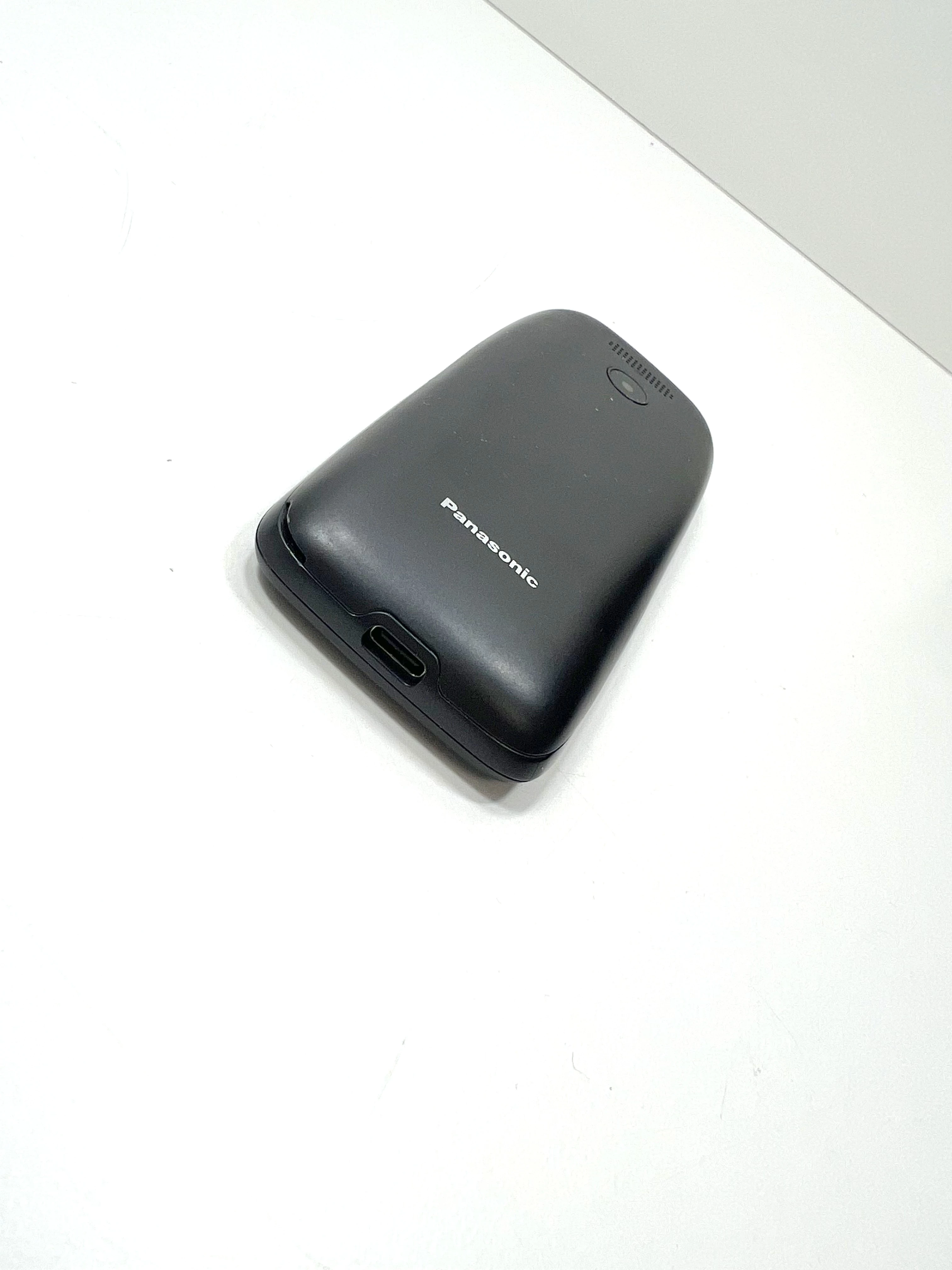 telefon-komorkowy-panasonic-kx-tu446exb-4-mb-32-gb-4g-lte-czarny-kod-producenta-kx-tf400exb