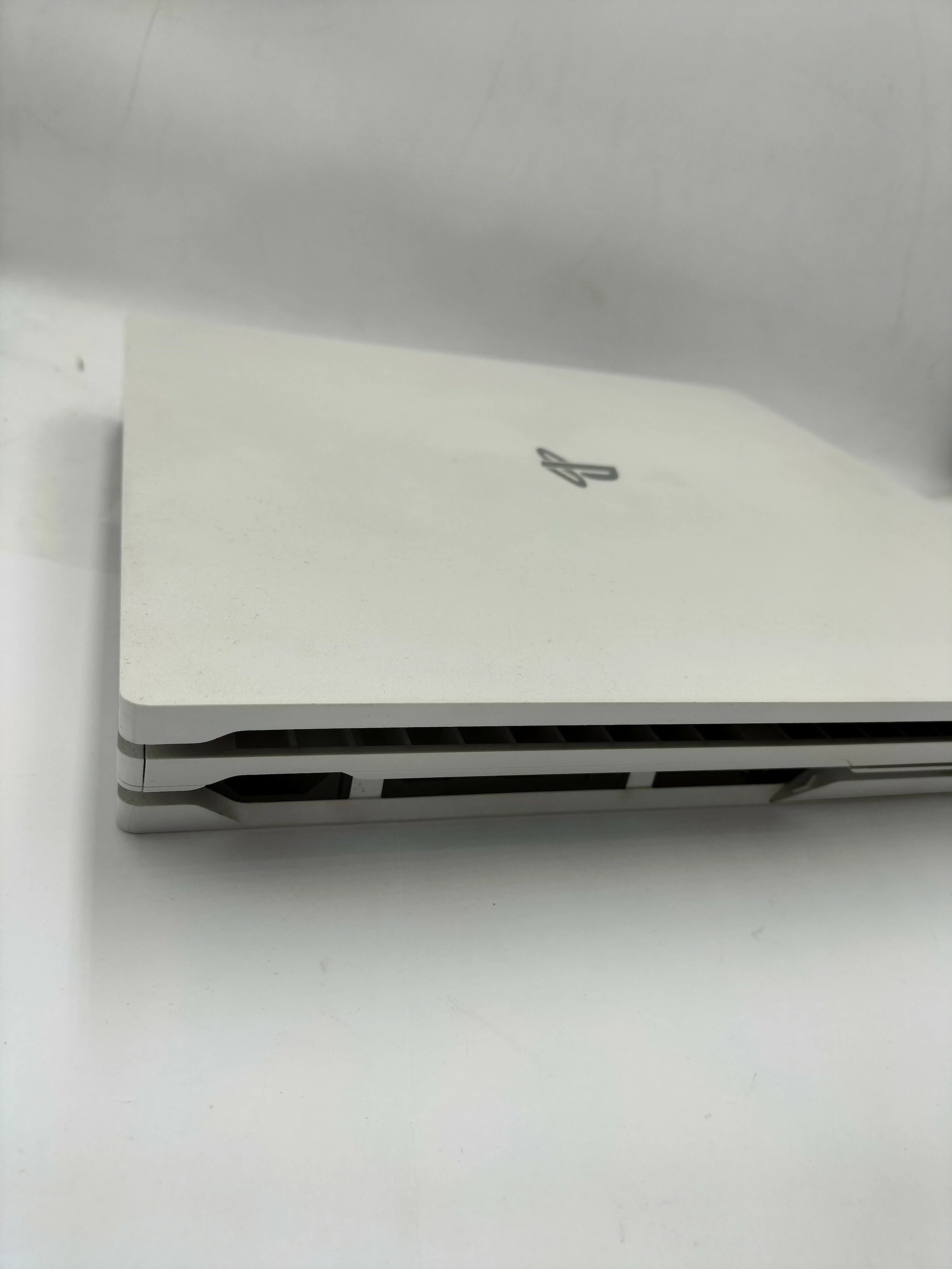 konsola-ps4-pro-1tb-cuh-7016b-2x-pad-4x-gra-super-stan-liczba-kontrolerow-w-zestawie-205994-225554