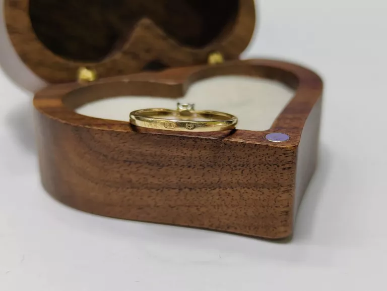 delikatny-zloty-pierscionek-8-k-rozmiar-11-waga-096-zl-cyrkonia-rozmiarsrednica-wew-mm-372-11