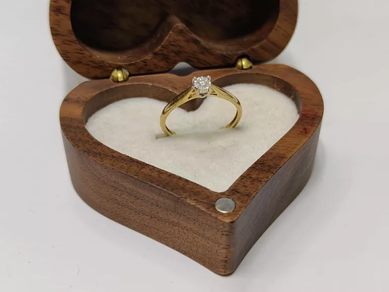 delikatny-zloty-pierscionek-8-k-rozmiar-11-waga-096-zl-cyrkonia-stan-11323-2