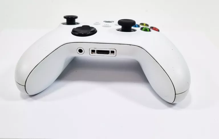 dobry-pad-xbox-one-series-x-brak-gumki-na-analogu-ean-gtin-889842611564