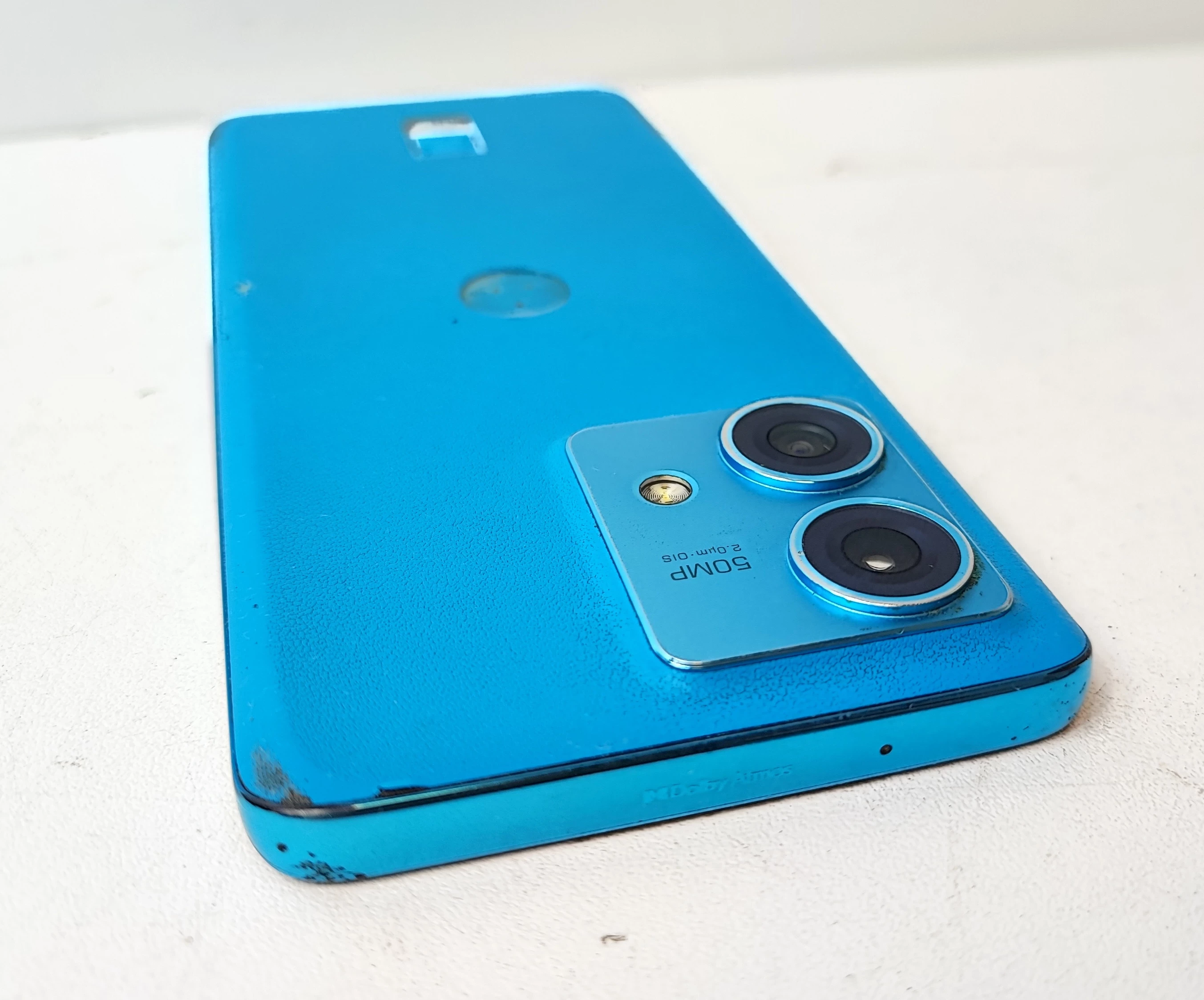 telefon-motorola-edge-40-neo-12256gb-353852887197330-przekatna-ekranu-655