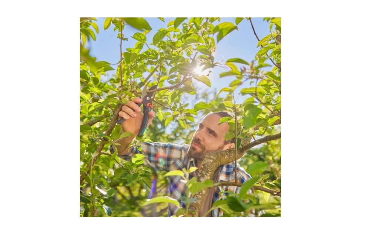 sekator-premiumcut-dwuostrzowy-srednica-ciecia-24-mm-gardena-12252-20-zasilanie-209566-1769021