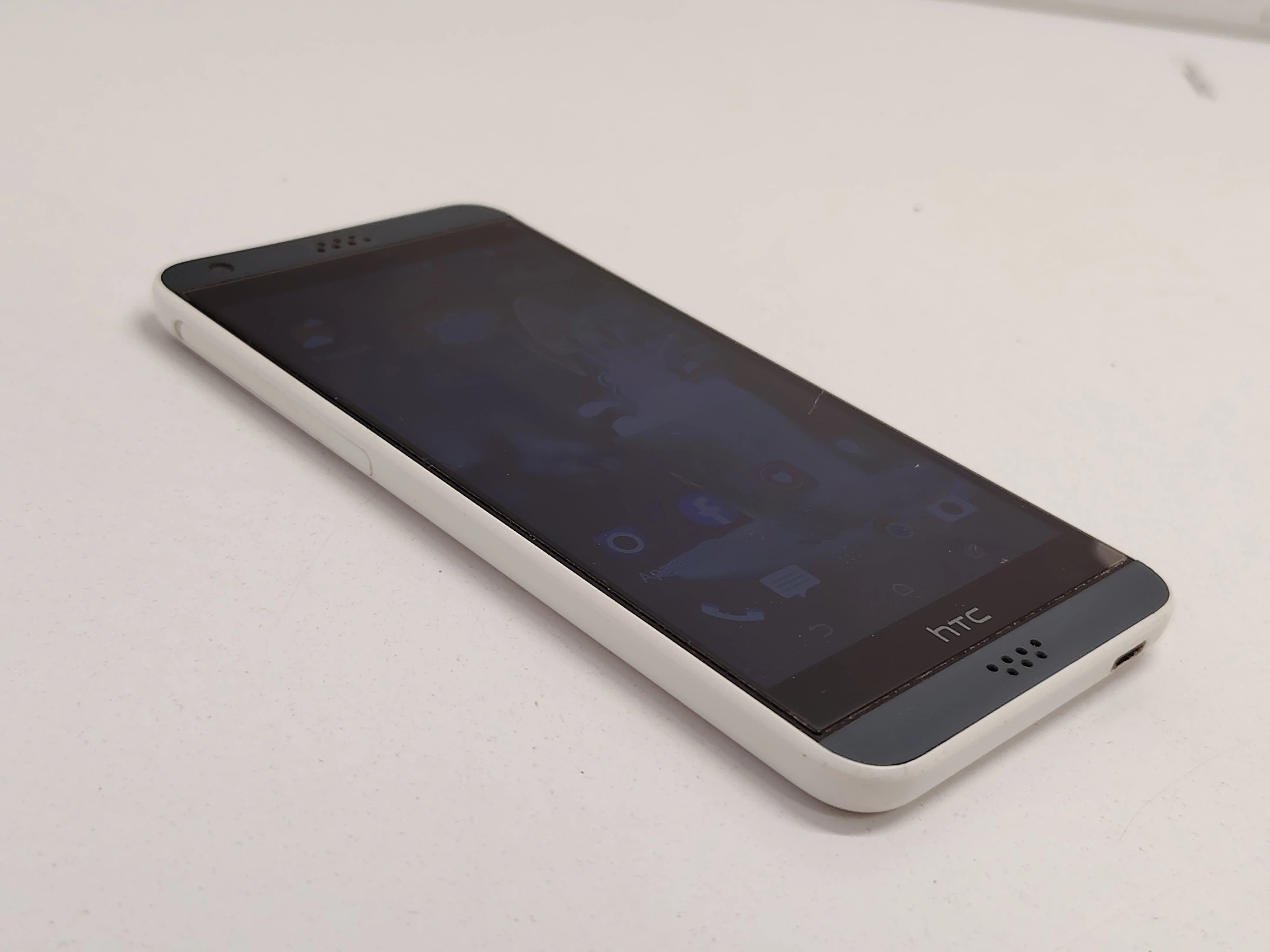 telefon-htc-desire-530-pojemnosc-akumulatora-2200