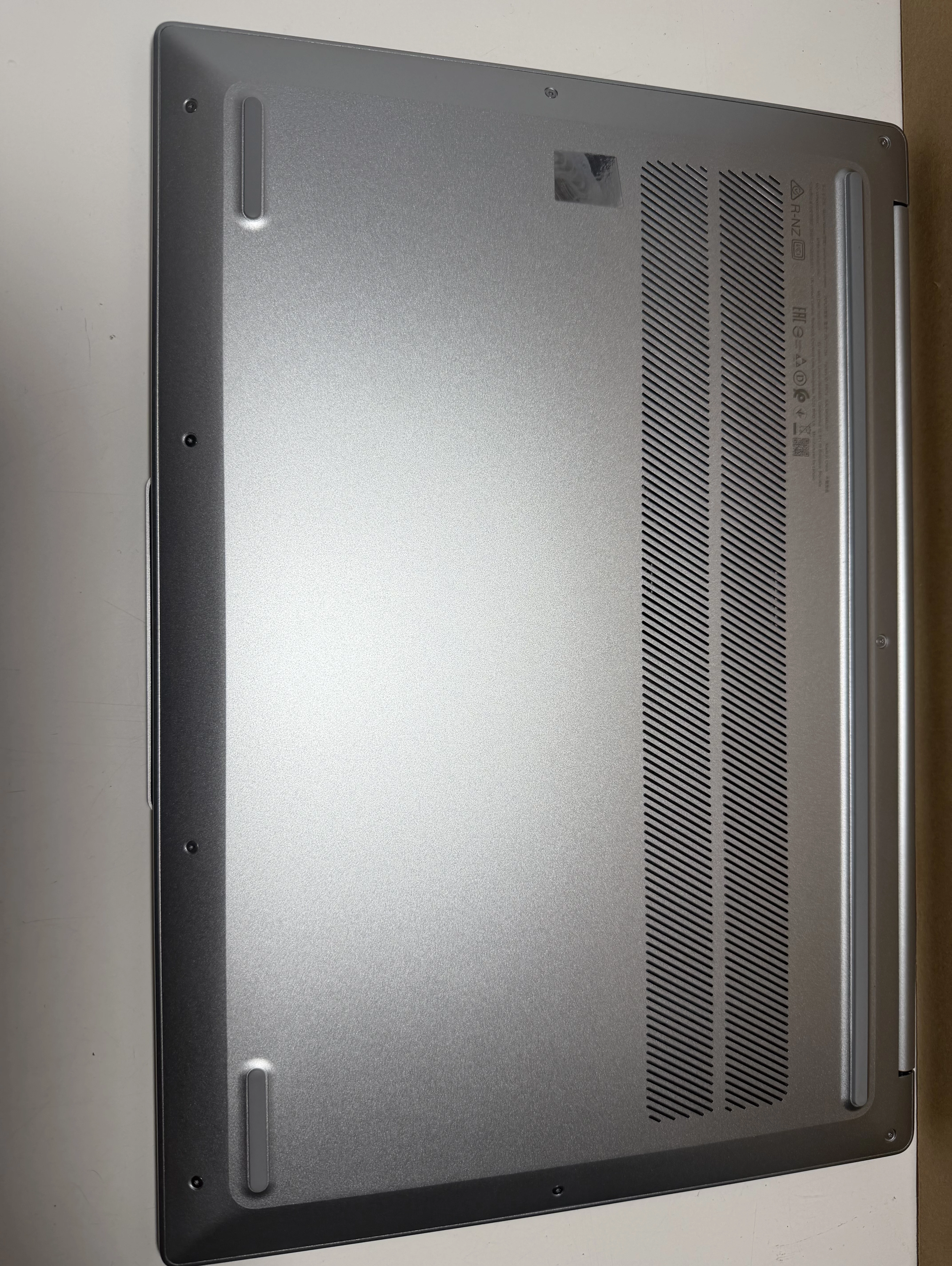 laptop-lenovo-ideapad-slim-5-16abr8-ryzen-716gb512gb-gwarancja-przekatna-ekranu-1600