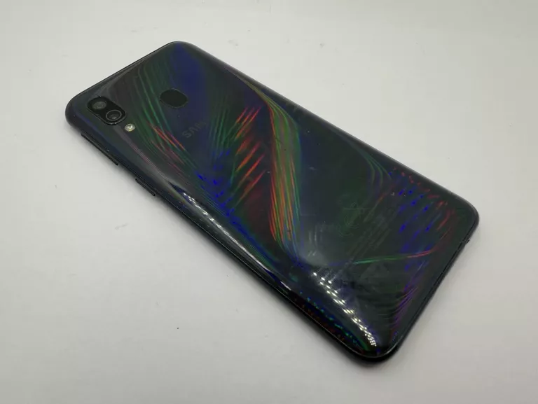 telefon-samsung-galaxy-a40-solo-przekatna-ekranu-590