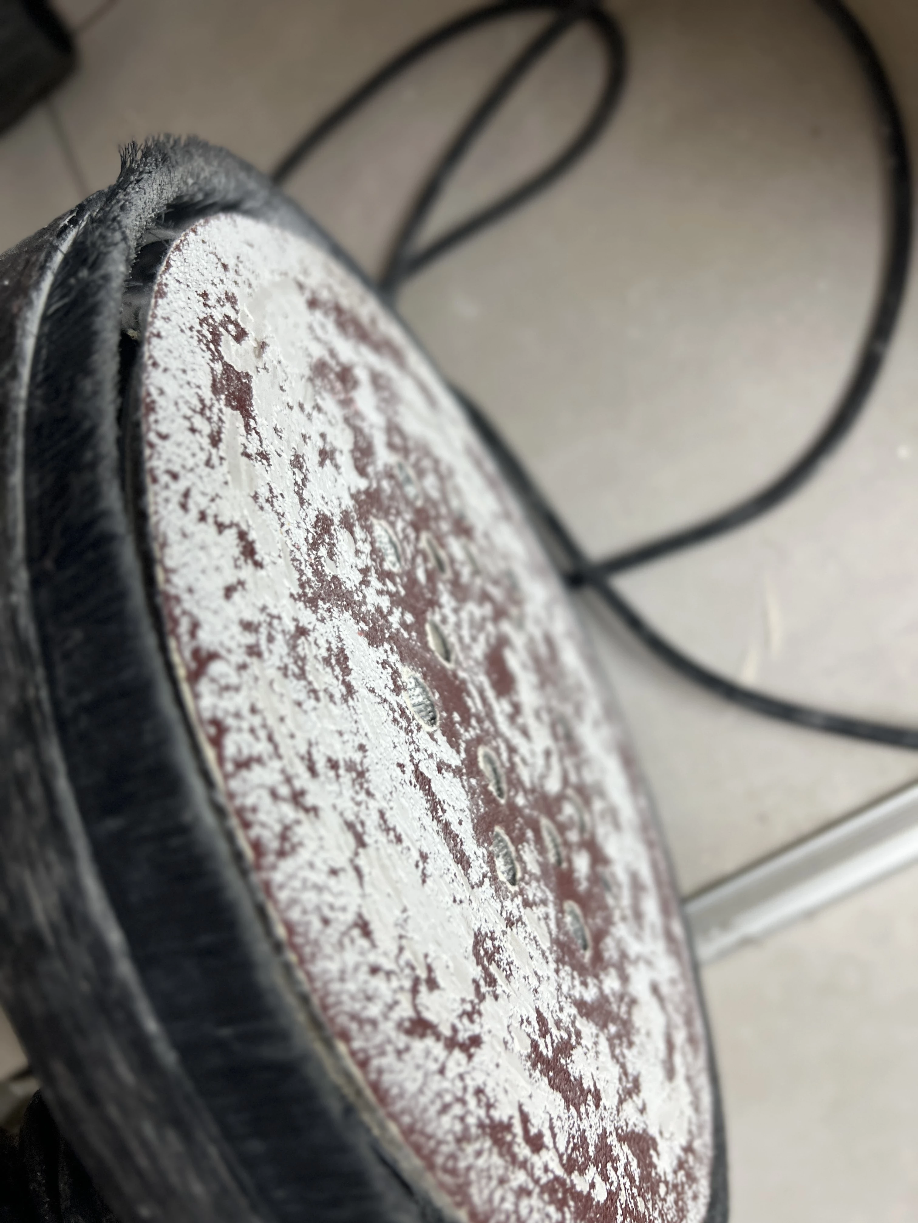 szlifierka-do-gipsu-sieciowe-macallister-600-w-240-v-msds600f-stan-11323-2