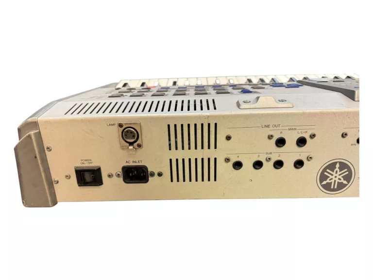 keyboard-yamaha-9000-pro-glebokosc-produktu-2010