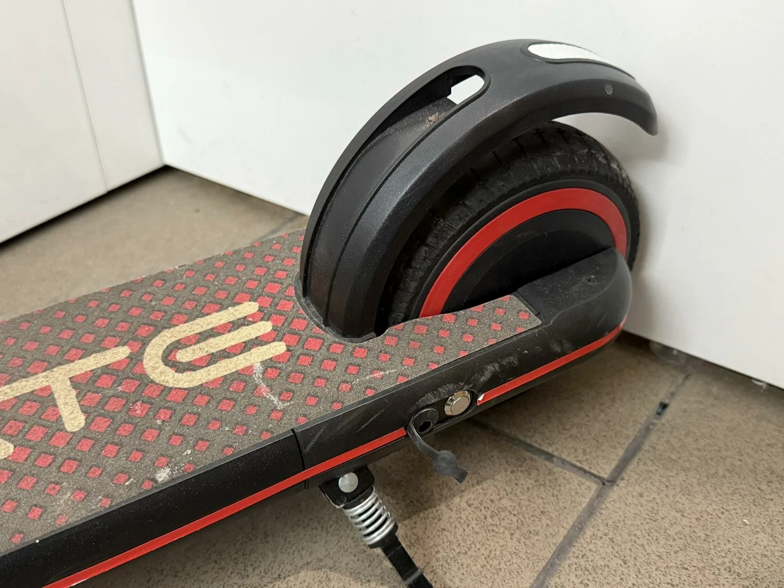 hulajnoga-elektryczna-dziecieca-simate-s5-ladowarka-waga-720