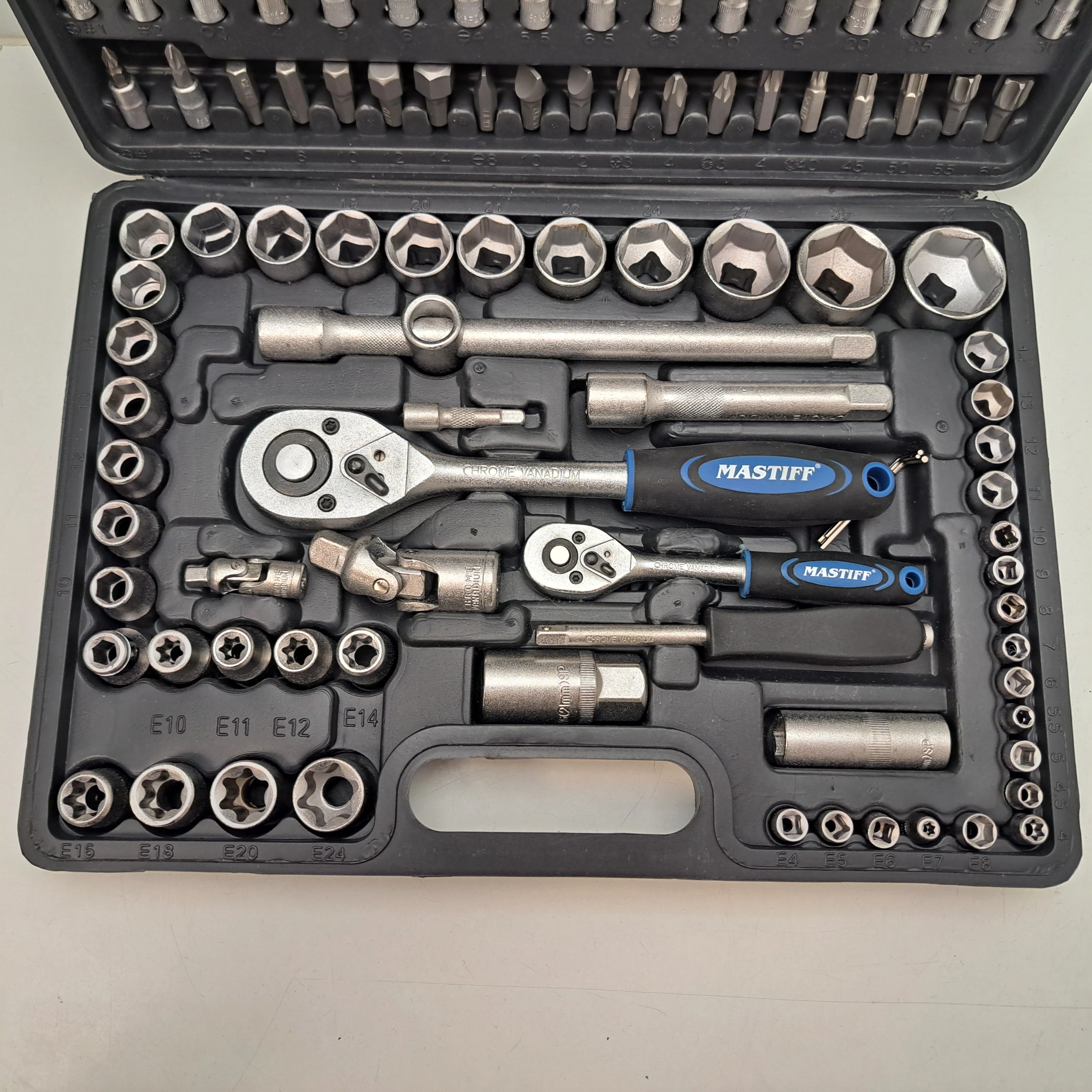 zestaw-narzedzi-mastiff-108-szt-ean-gtin-5906909655424