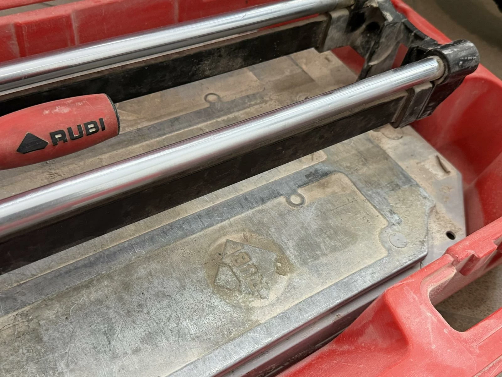 maszynka-do-plytek-tx-1020-walizka-waga-urzadzenia-1900