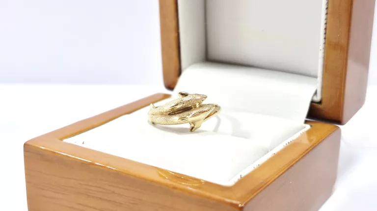 ciekawy-zloty-pierscionek-delfiny-316g-r12-pr-585-14k-waga-145