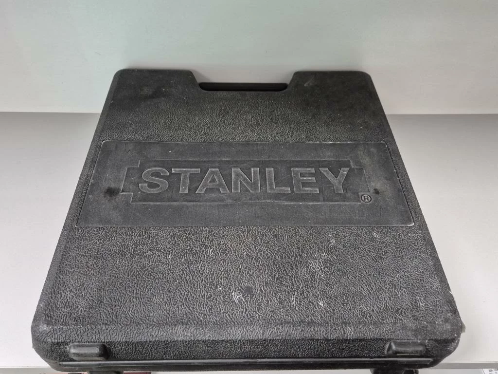 zestaw-kluczy-nasadowych-stanley-marka-248811-951552