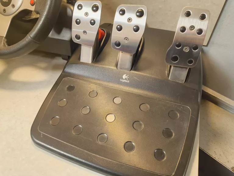 kierownica-logitech-g25-pedaly-shifter-waga-produktu-z-opakowaniem-jednostkowym-9000