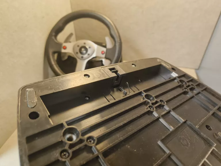 kierownica-logitech-g25-pedaly-shifter-lacznosc-234281-380645