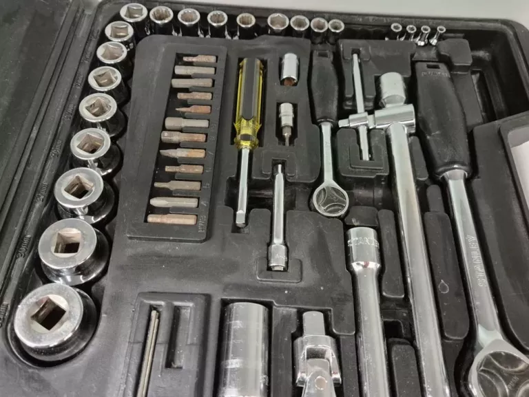 zestaw-kluczy-nasadowych-stanley-ean-gtin-3253561867897