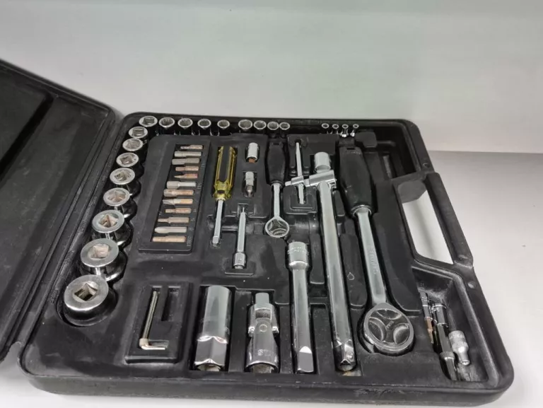 zestaw-kluczy-nasadowych-stanley-jozefczaka-4-bytom