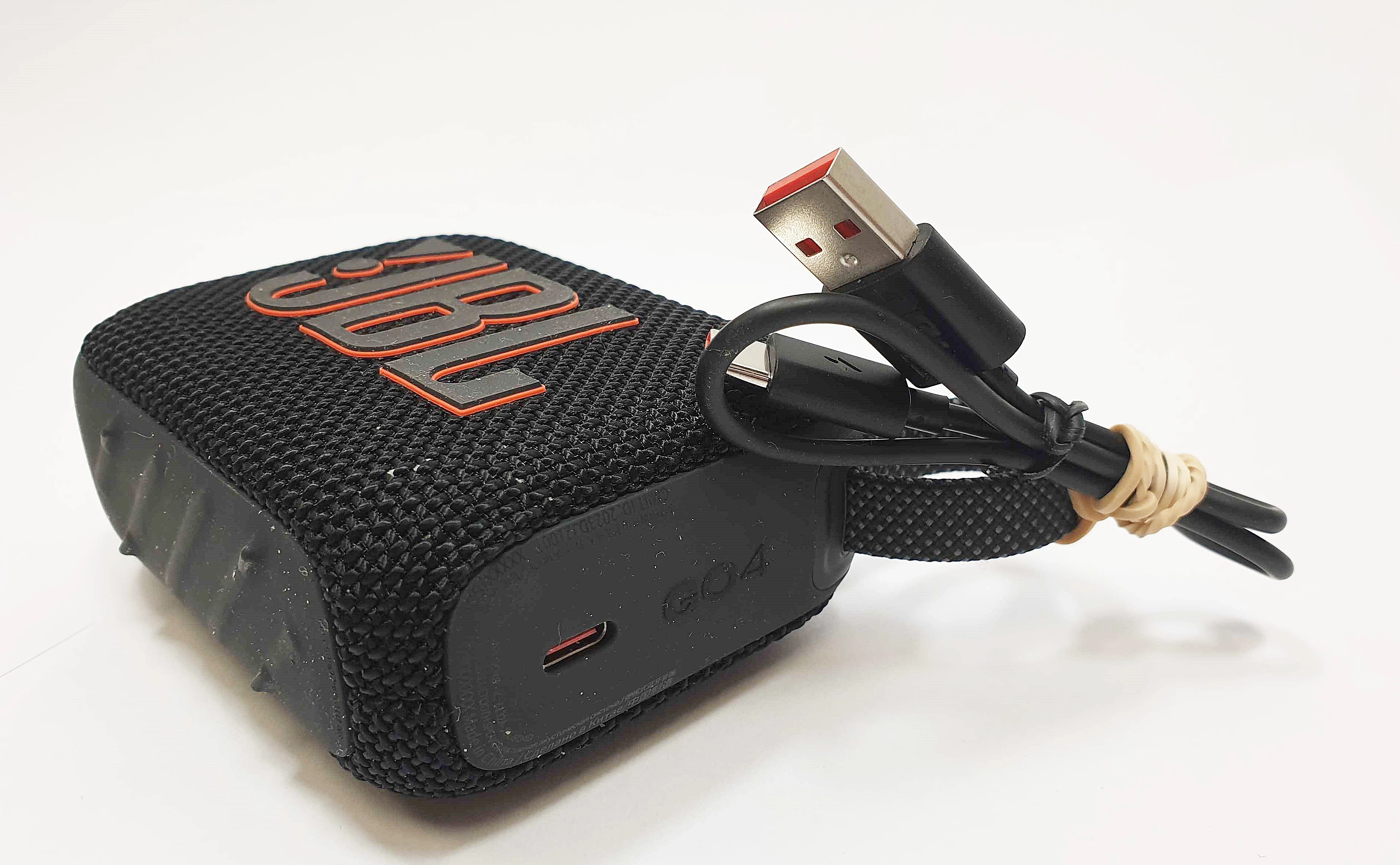 glosnik-jbl-go-4-czarny-kabel-funkcje-221089-4