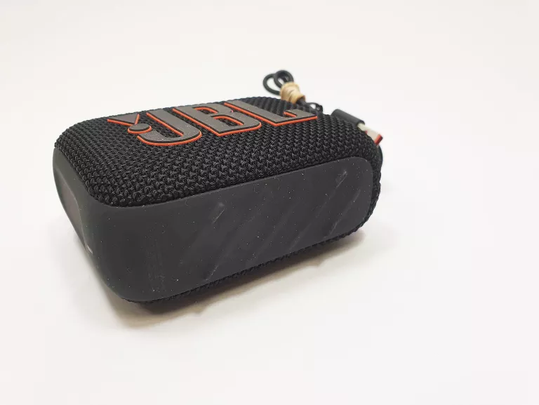 glosnik-jbl-go-4-czarny-kabel-moc-420