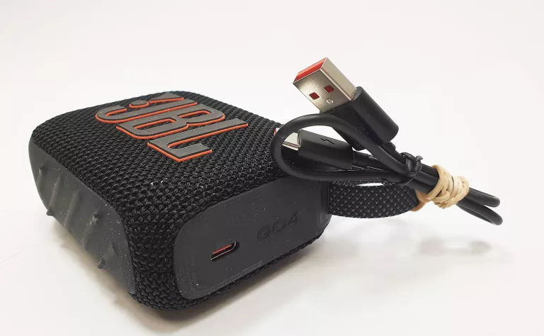 glosnik-jbl-go-4-czarny-kabel-funkcje-221089-4