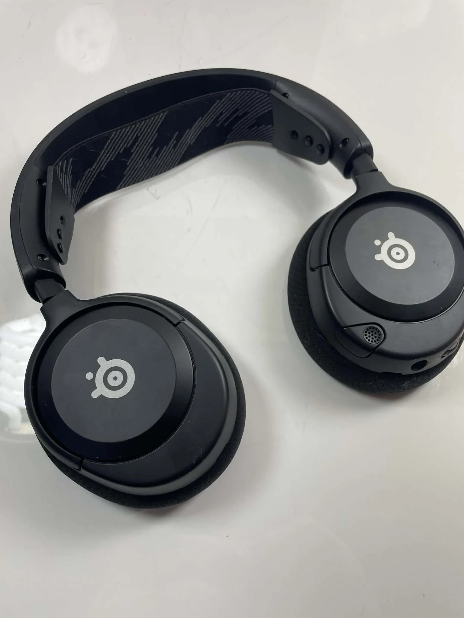 sluchawki-bt-steelseries-arctis-nova-1-komplet-ean-gtin-5707119043571