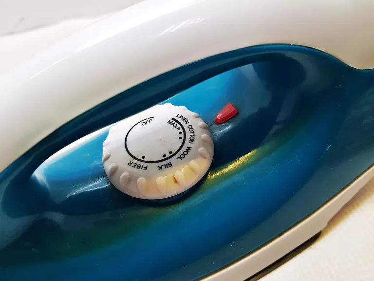 zelazko-esperanza-1200w-ehi001-ean-gtin-5703232333308