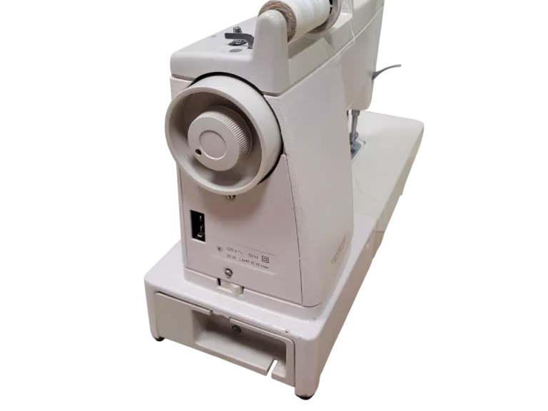 maszyna-do-szycia-lucznik-877-material-204061-218929