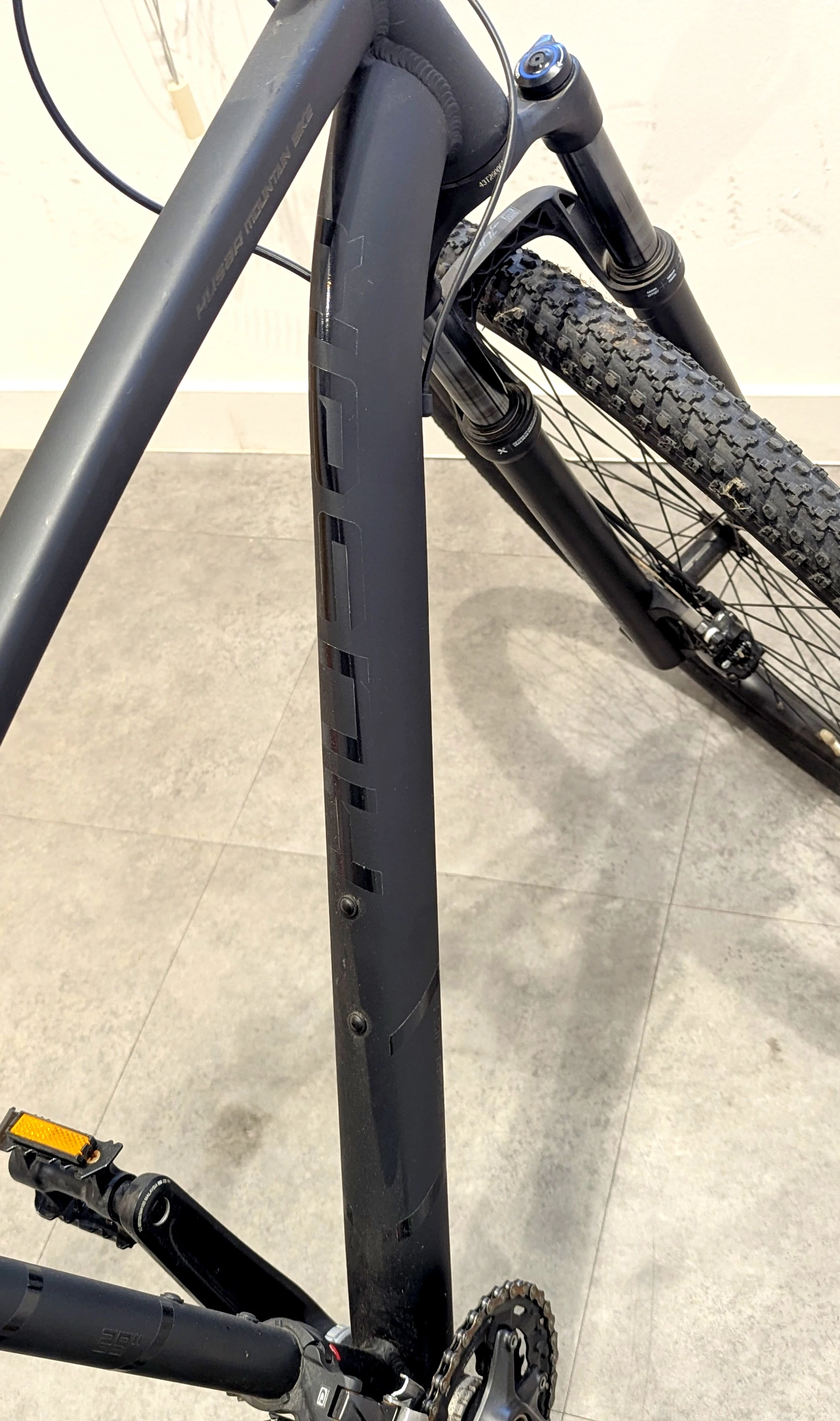 rower-husar-rysy-29-cali-meski-czarny-plec-130411-1030181