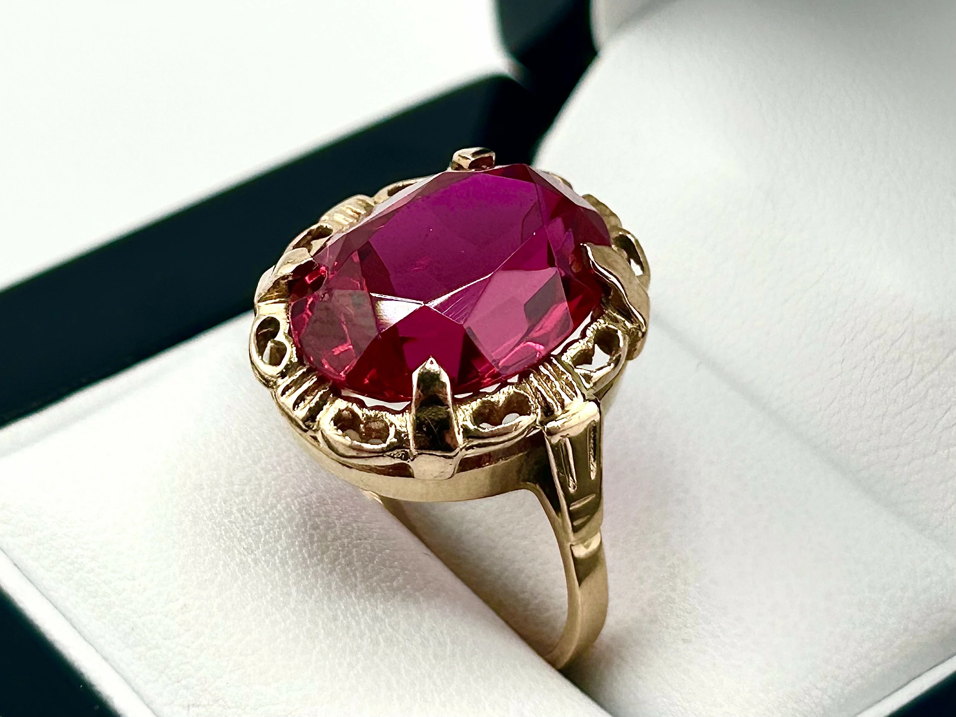 zloty-pierscionek-z-czerownym-oczkiem-761-g-pr585-14k-r18-rodzaj-2205-2