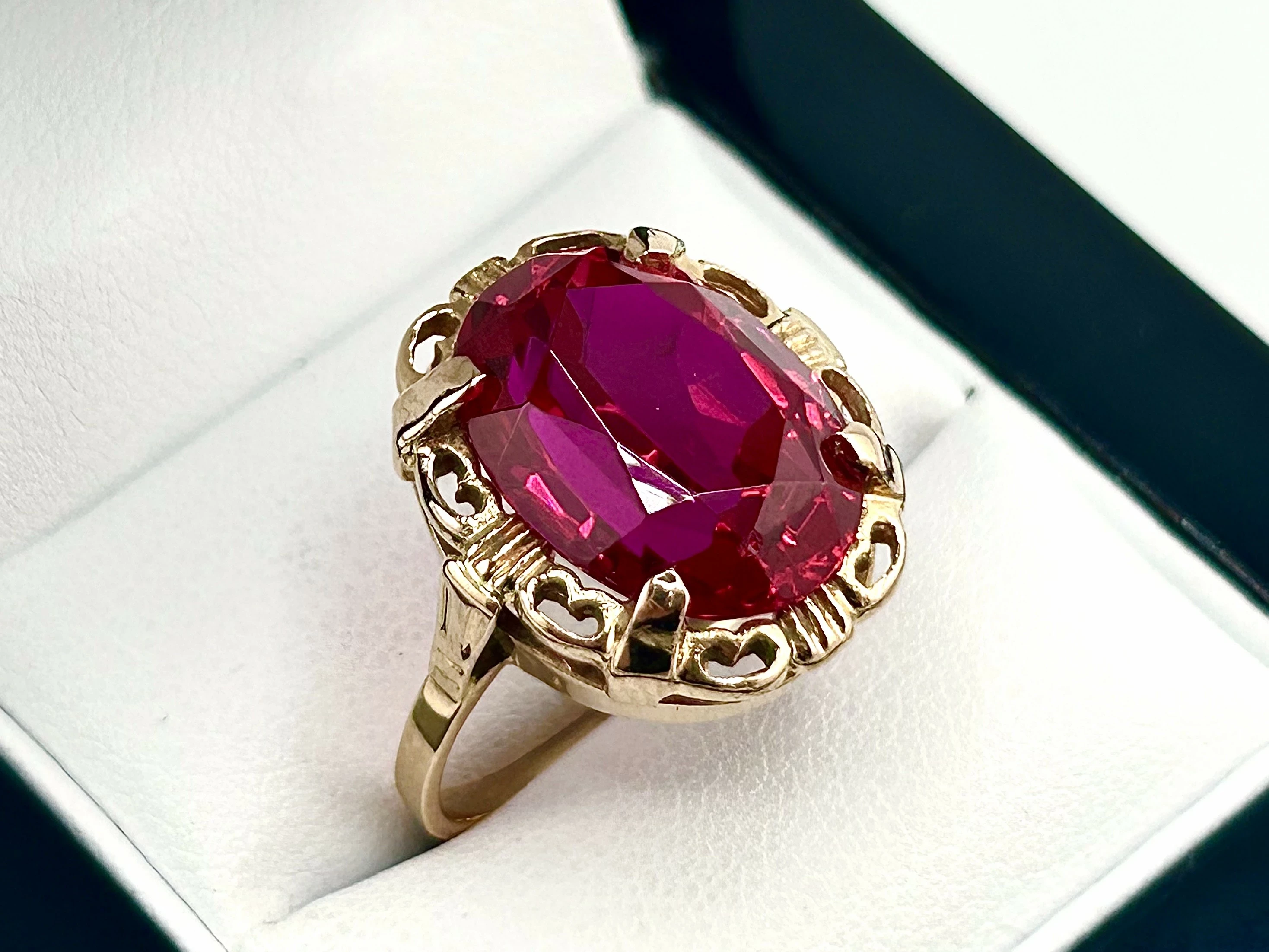 zloty-pierscionek-z-czerownym-oczkiem-761-g-pr585-14k-r18-kielczowska-51b-wroclaw-mig51