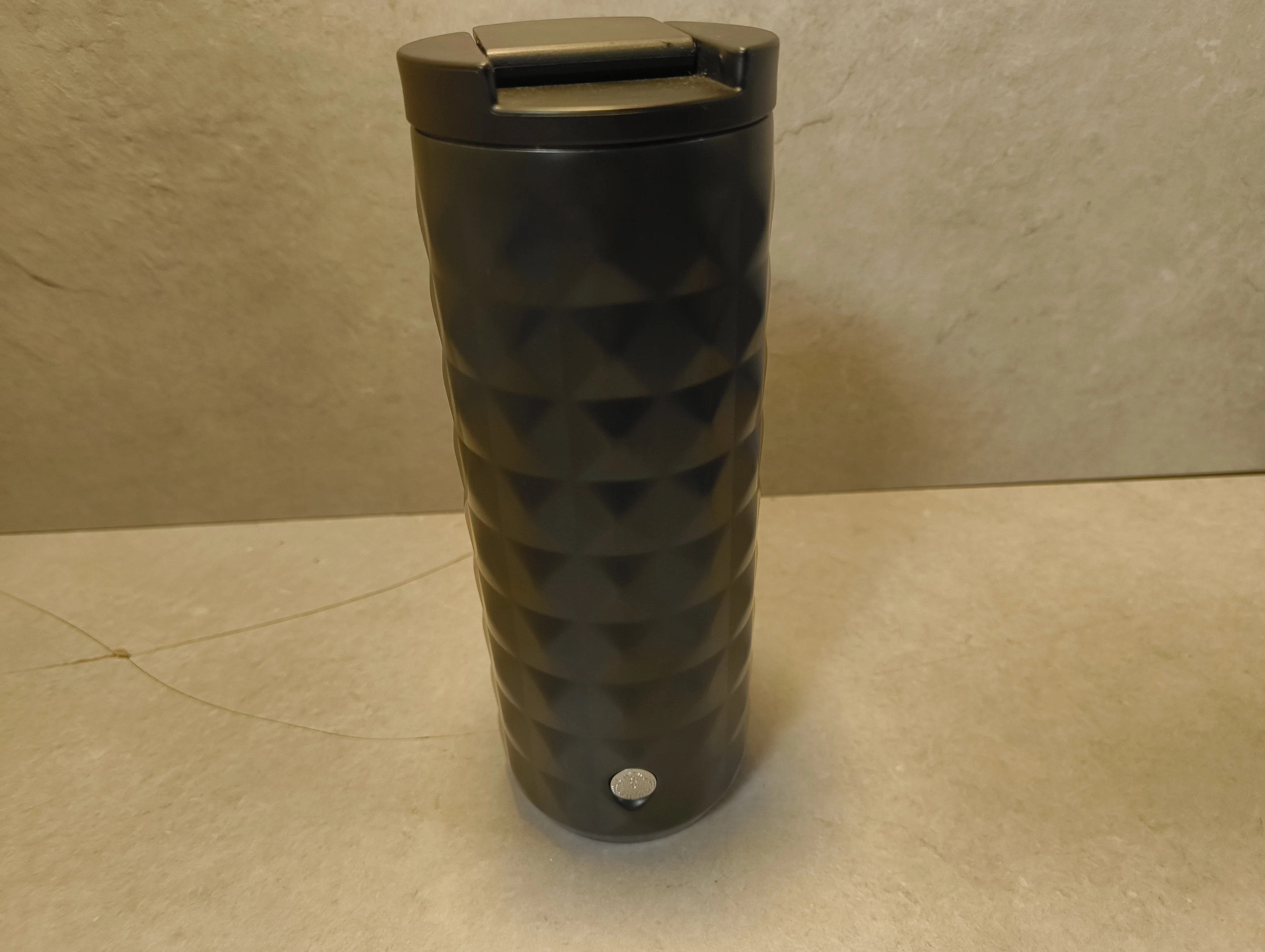 kubek-starbucks-czarny-osiedle-niepodleglosci-1-krakow