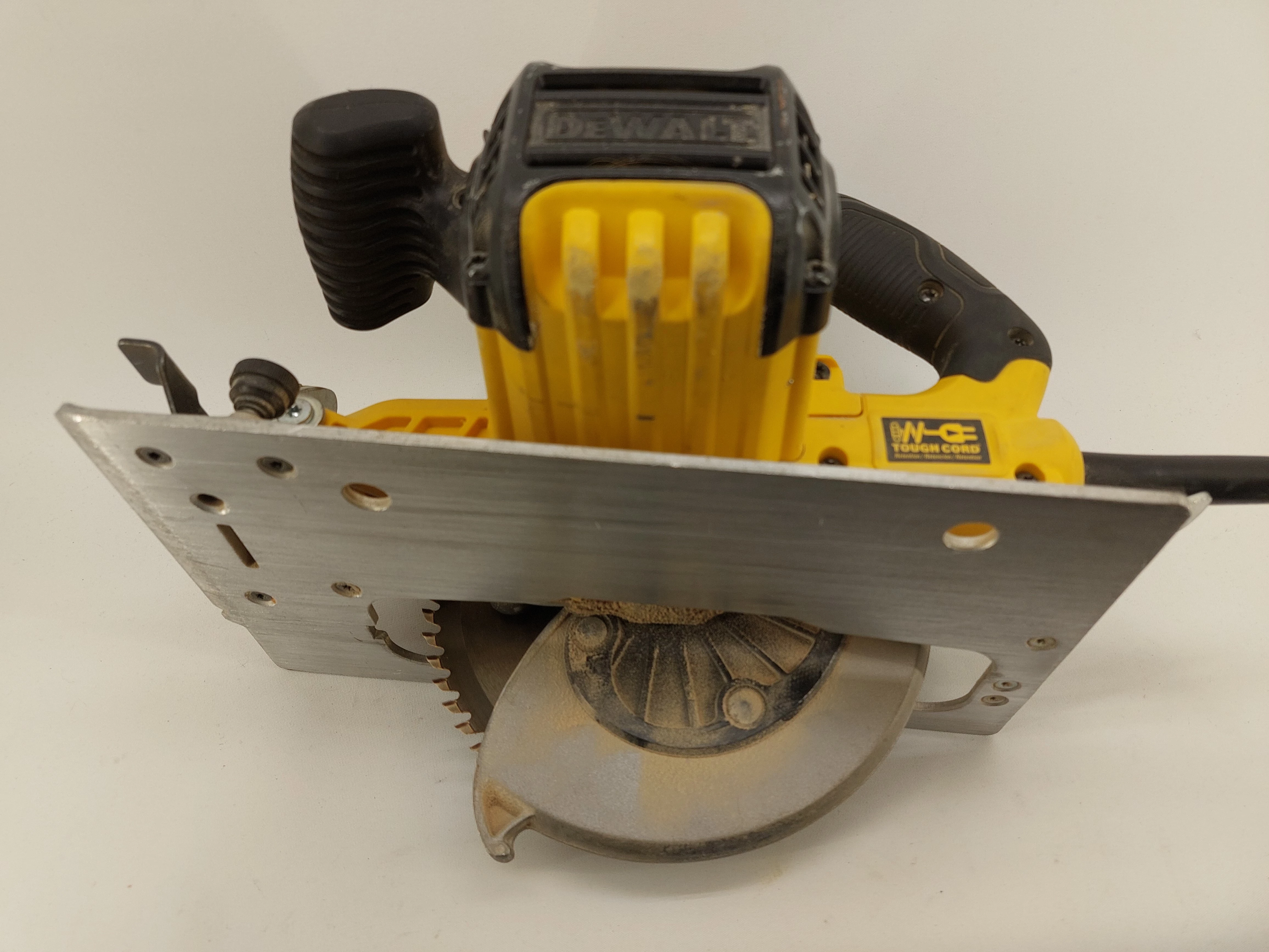 pilarka-tarczowa-190mm-1000w-dwe575k-dewalt-srednica-otworu-pily-3000