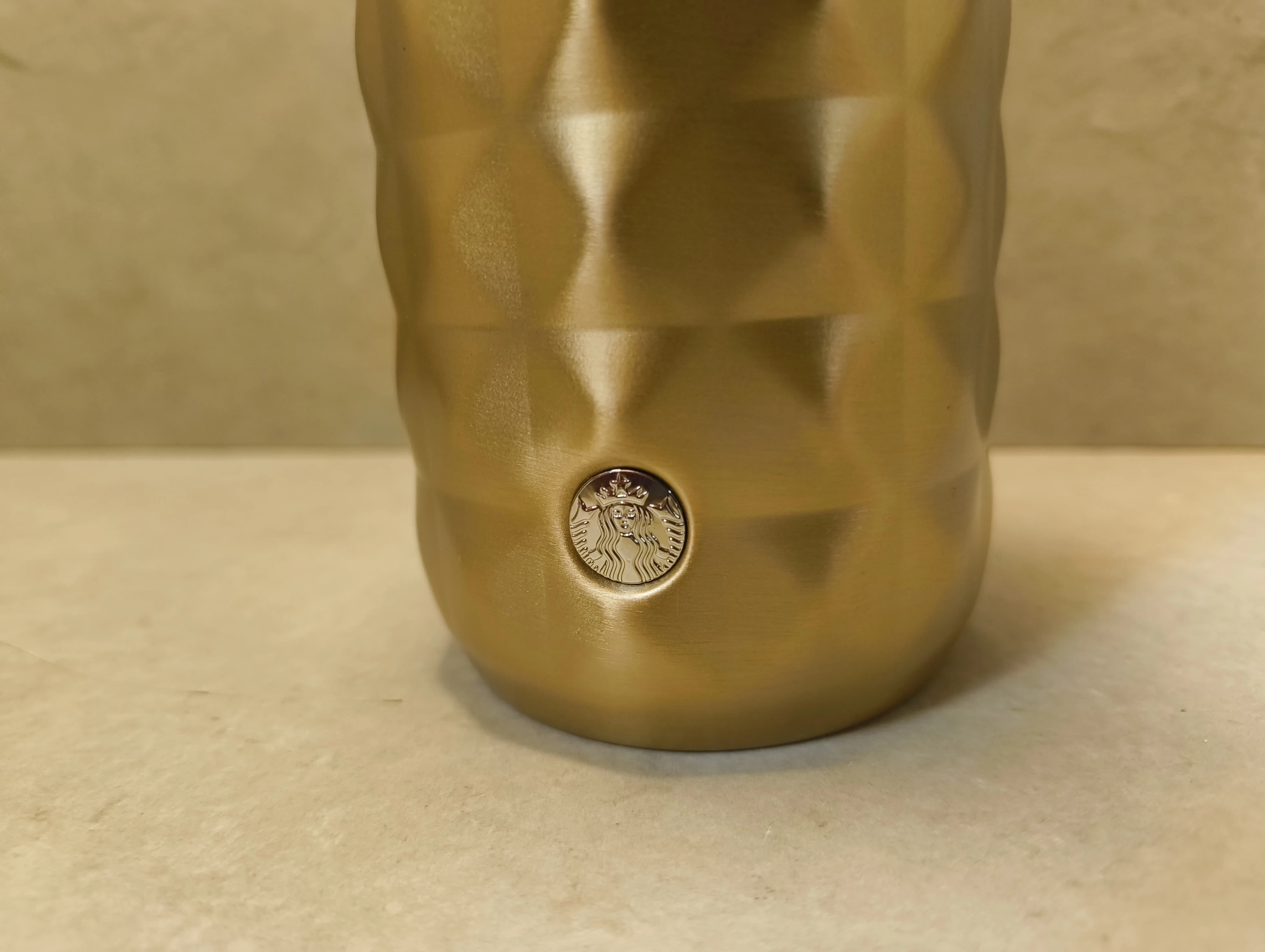 kubek-starbucks-zloty-ean-gtin-762111469533