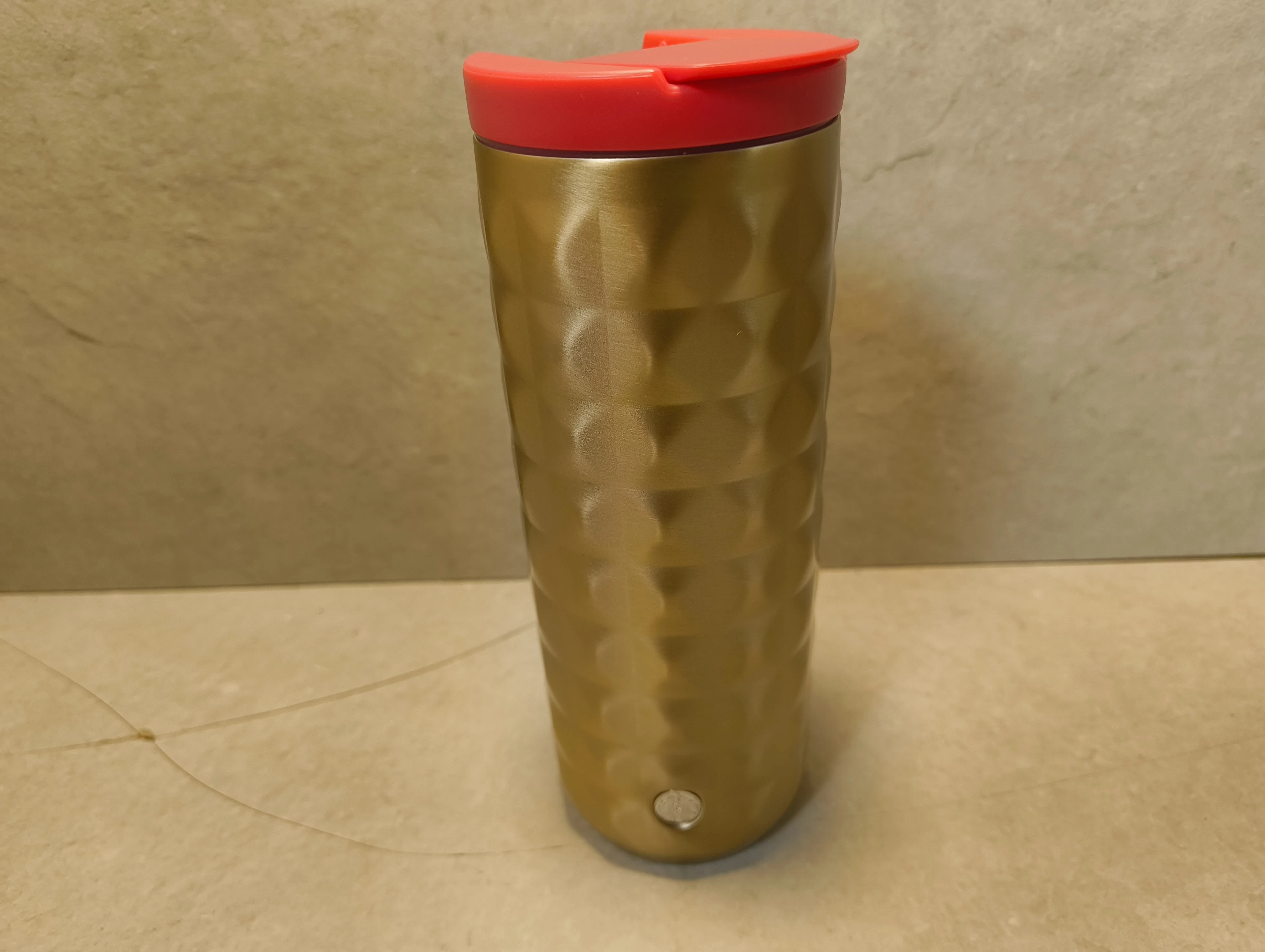 kubek-starbucks-zloty-osiedle-niepodleglosci-1-krakow