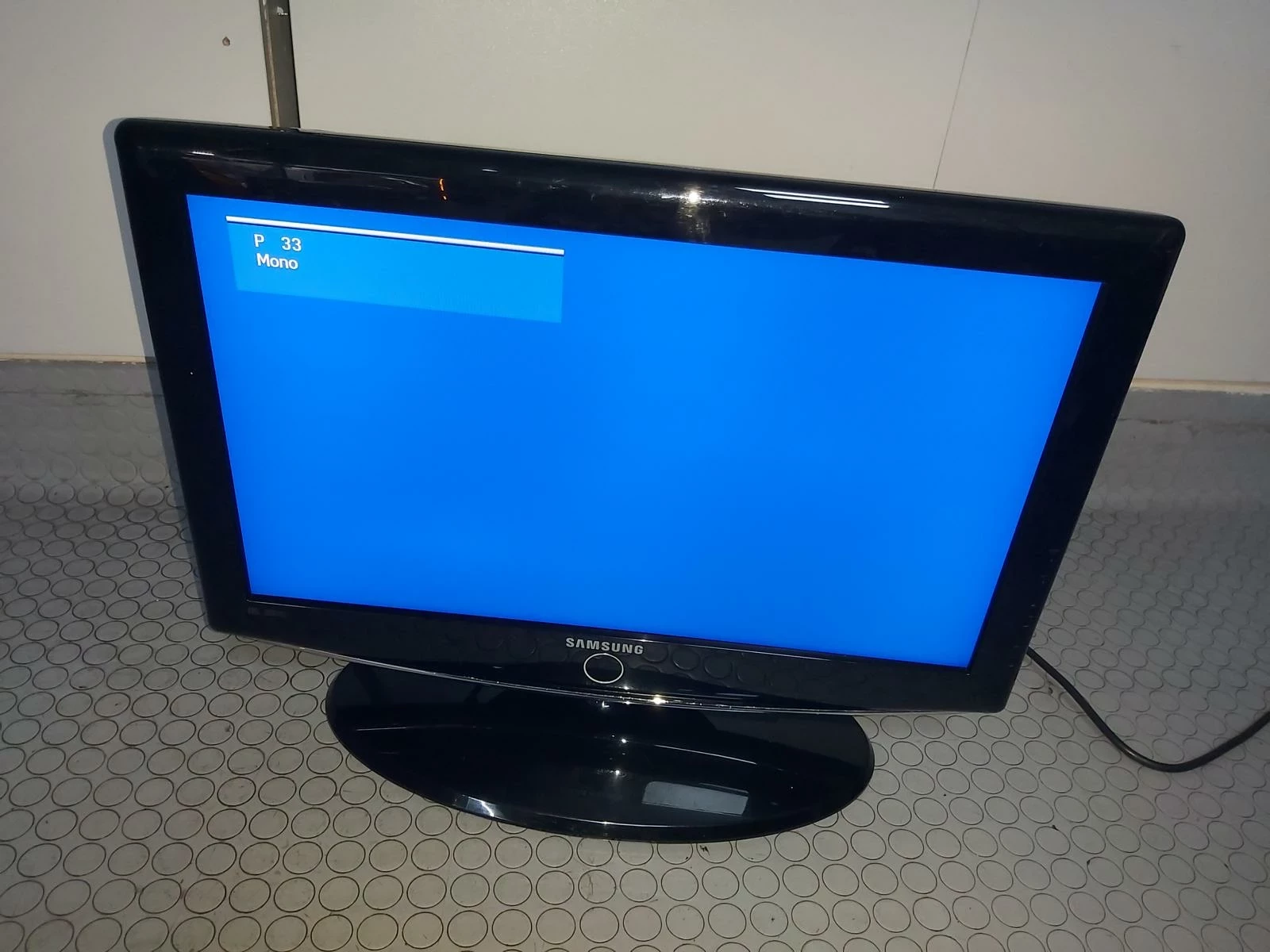 telewizor-samsung-23-lcd-le23r82b-pilot-zamiennik-typ-telewizora-211486-250138