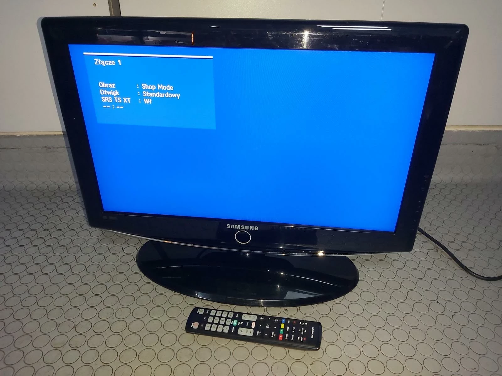 telewizor-samsung-23-lcd-le23r82b-pilot-zamiennik-smart-tv-211678-250642