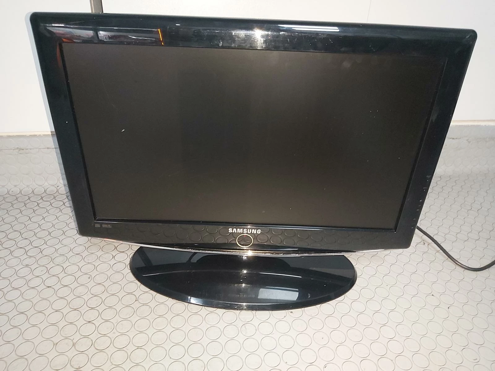 telewizor-samsung-23-lcd-le23r82b-pilot-zamiennik-stan-11323-2
