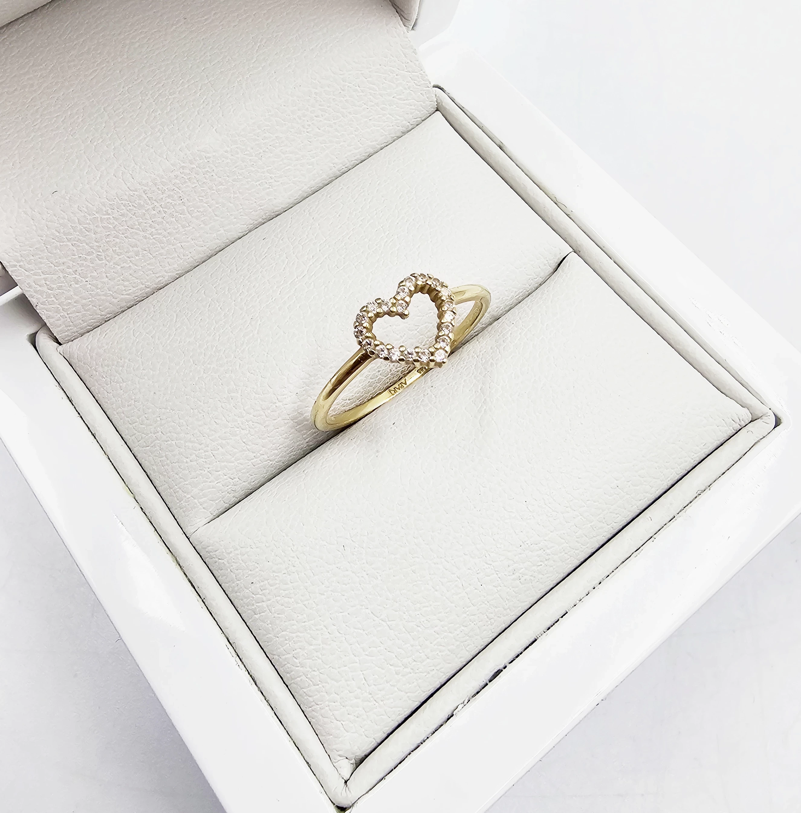 zloty-pierscionek-z-cyrkoniami-ksztalt-serduszko-097gr-p585-rodzaj-2205-2