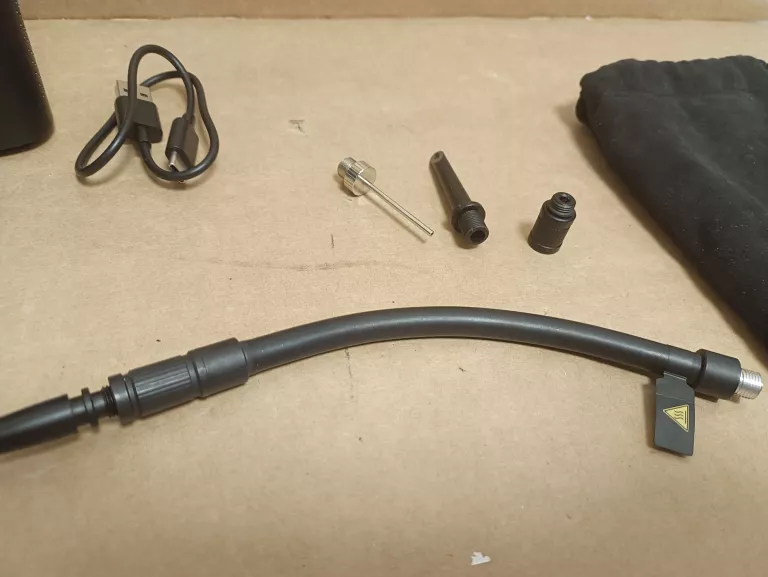 n938-pompka-elektryczna-xiaomi-portable-electric-air-compressor-pump-1s-stan-11323-2