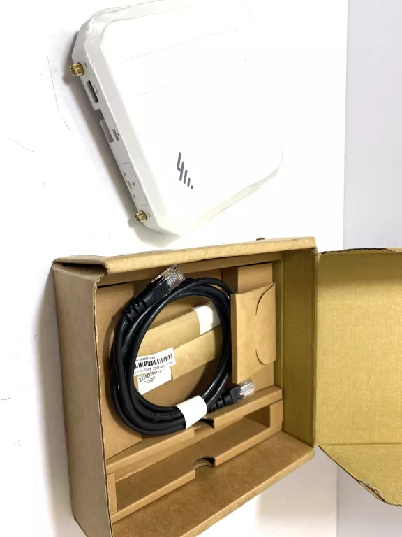 router-na-karte-sim-ericsson-cradlepoint-l950-c7b-lte-router-starowislna-16-krakow