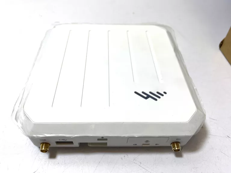 router-na-karte-sim-ericsson-cradlepoint-l950-c7b-lte-router-standard-pracy-bezprzewodowej-4451-131072