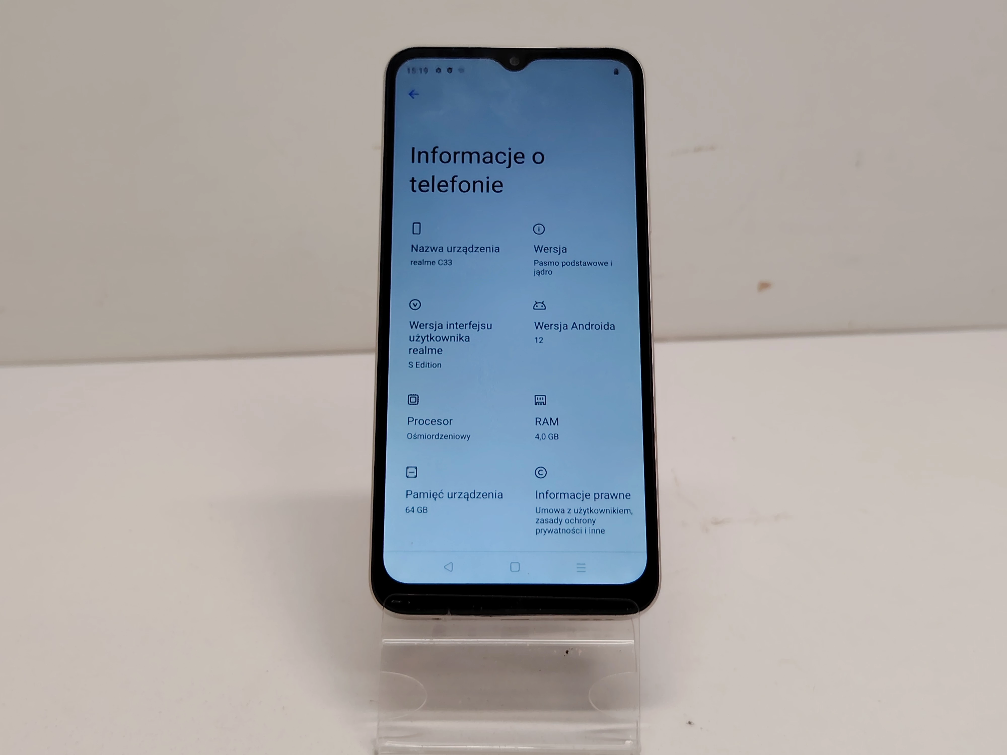telefon-realme-c33-464gb-przekatna-ekranu-650