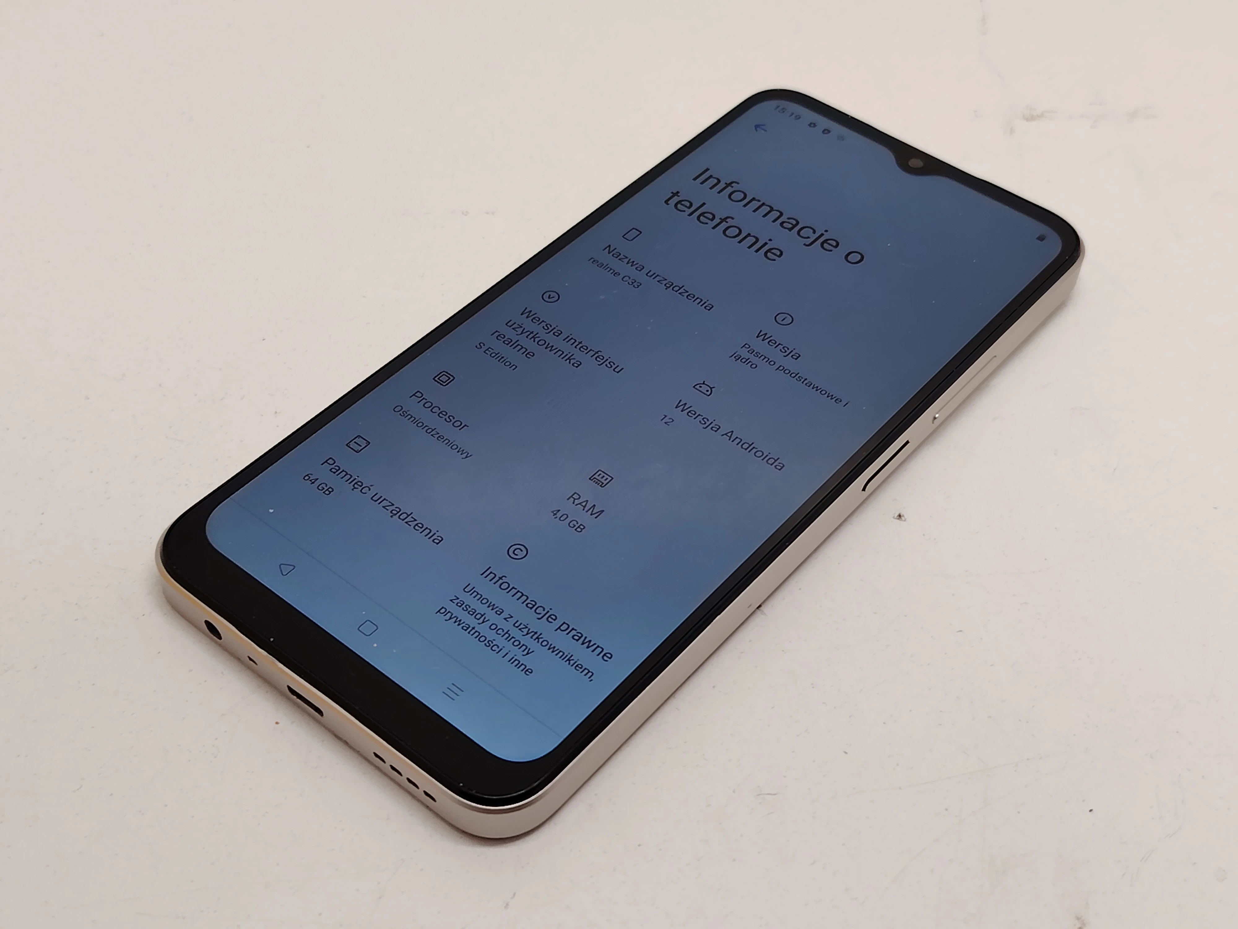 telefon-realme-c33-464gb-system-operacyjny-4388-1