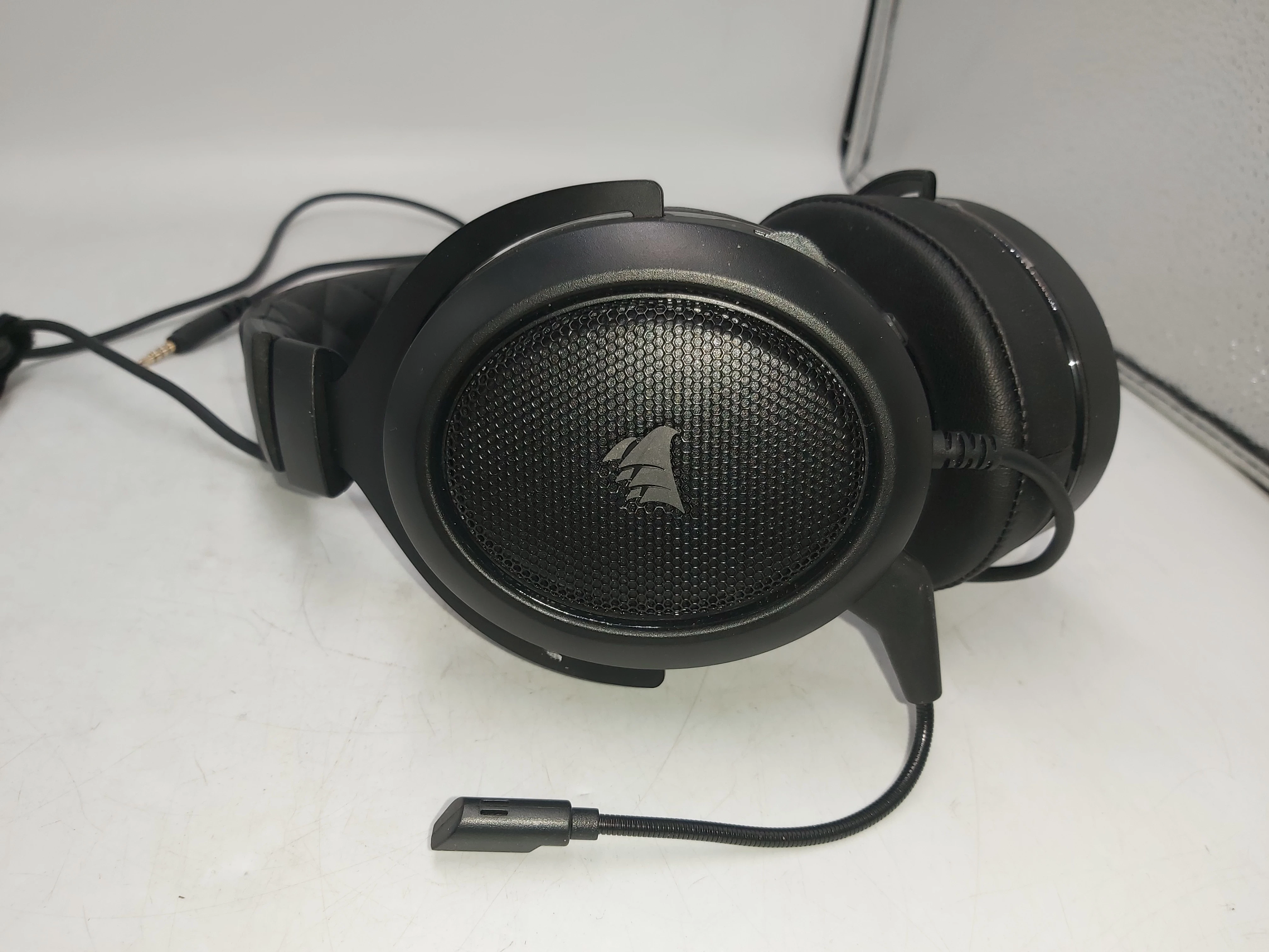 sluchawki-gamingowe-corsair-hs50-stereo-gaming-headset-czarne-stan-11323-2